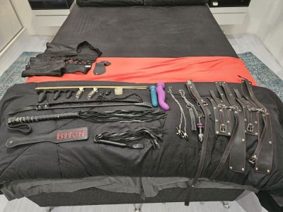 Dominante orientado a dinámica D/s estable. Busco sumisa que priorice profundidad sobre velocidad.