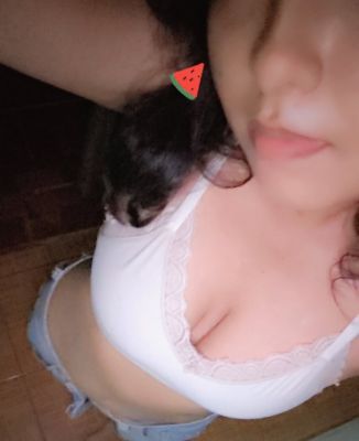 Sigo en busca de ml dueño. Me gusta mucho el rol de padre e hija. 21 años, mido 150cm y estoy pesando 47kg